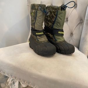 Boys sorel boots